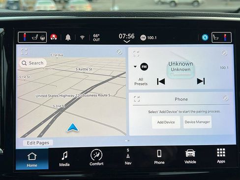 Used 2022 Chrysler Voyager LX image 27