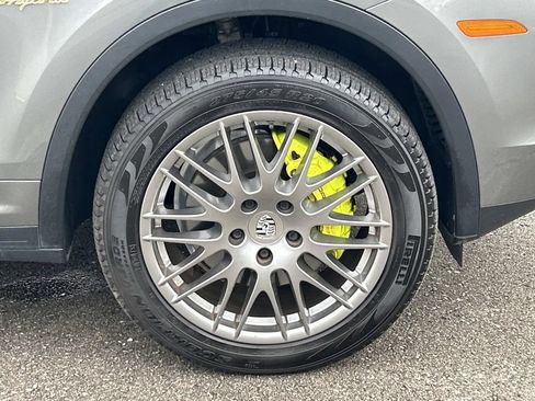 Used 2018 Porsche Cayenne S w/ Premium Package Plus AWD/4WD image 9