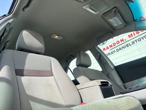 Used 2014 Toyota Camry LE image 25