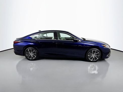 Used 2025 Lexus ES 350 w/ Premium Package FWD image 4