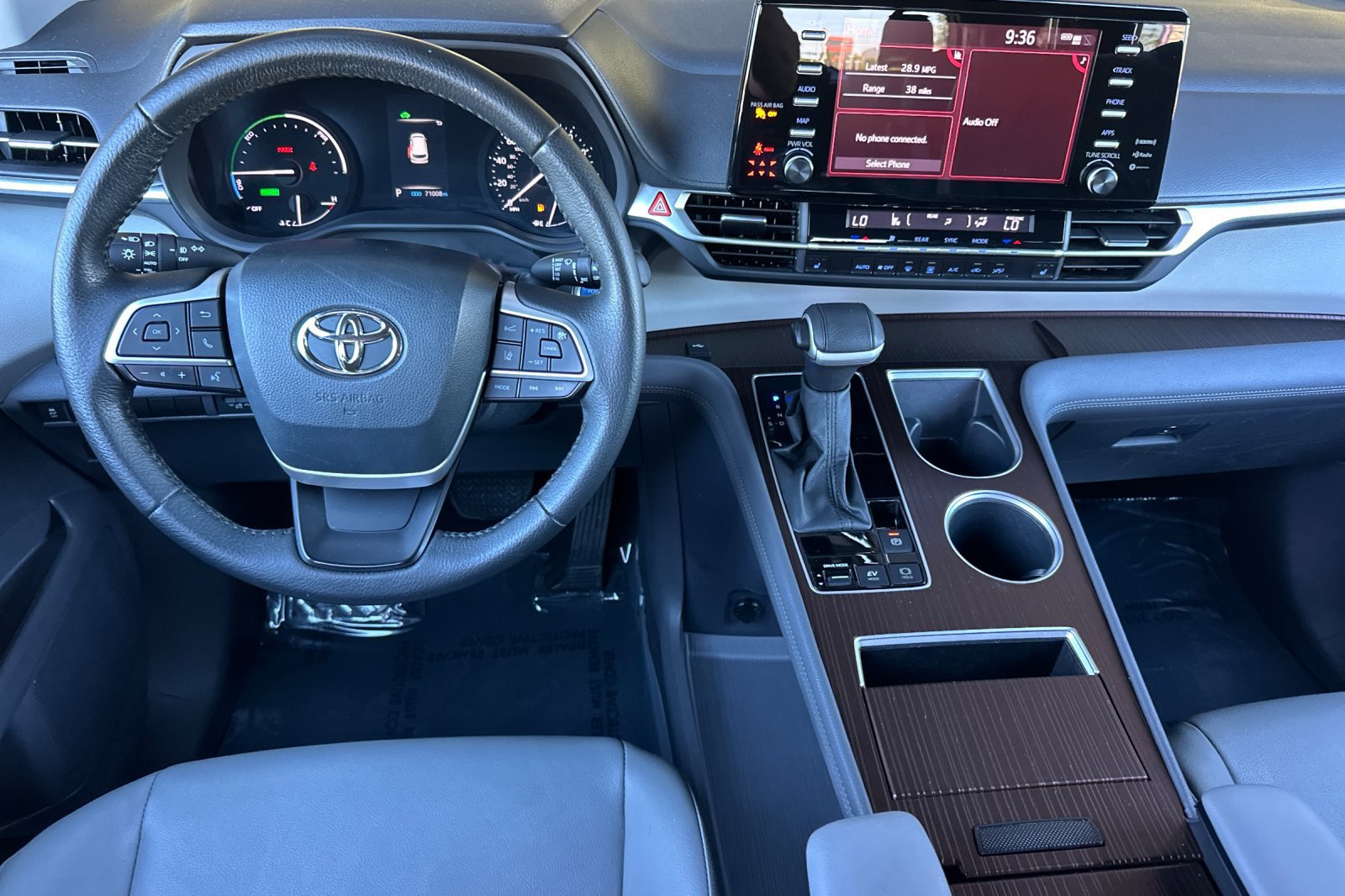 Certified 2023 Toyota Sienna XLE FWD image 18