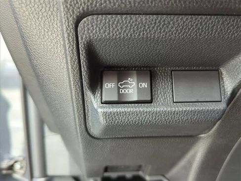 Used 2024 Toyota Tacoma TRD Off-Road image 25