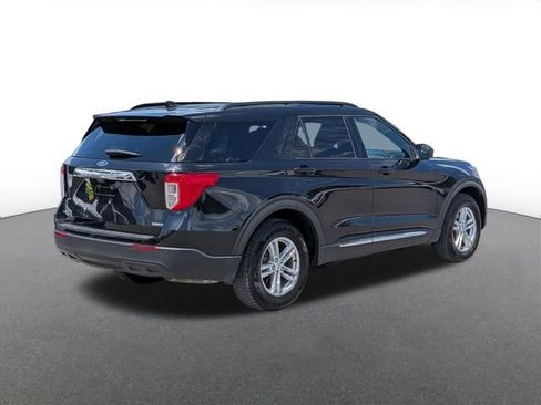 Used 2020 Ford Explorer XLT w/ Comfort Package AWD/4WD image 3