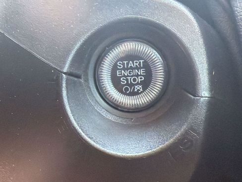 Used 2023 Jeep Renegade Latitude AWD/4WD image 22
