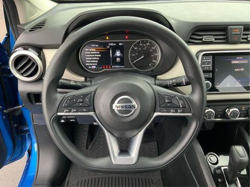 Used 2022 Nissan Versa SV image 19