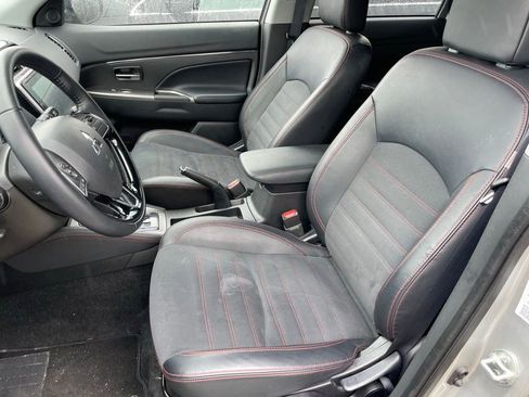 Used 2025 Mitsubishi Outlander Sport SE AWD/4WD image 6