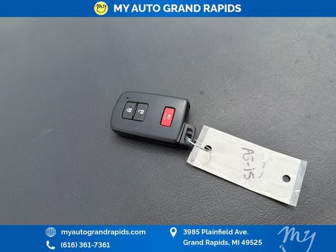 Used 2018 Toyota Tacoma TRD Off-Road AWD/4WD image 35