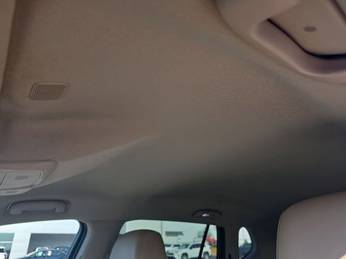 Used 2019 Buick Envision Essence image 27