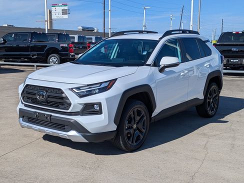 Used 2024 Toyota RAV4 Adventure image 8