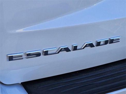 Used 2021 Cadillac Escalade Premium Luxury w/ LPO, Radiant Package image 16