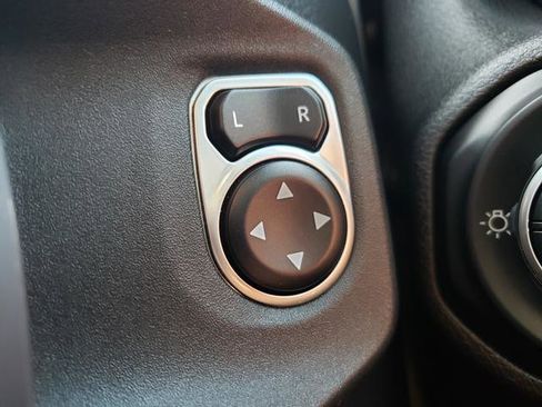 Used 2021 Jeep Gladiator Overland w/ Popular Equipment Package image 26