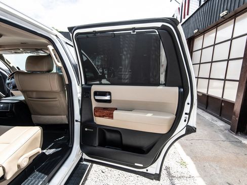 Used 2020 Toyota Sequoia Platinum RWD image 29