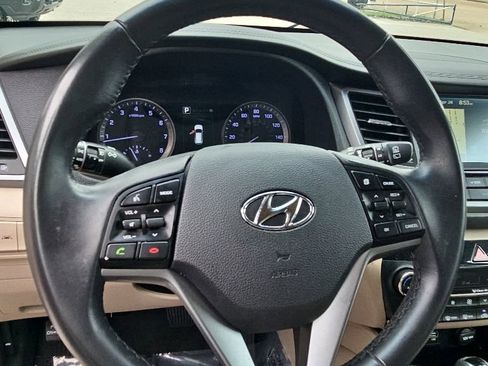 Used 2016 Hyundai Tucson Limited w/ Option Group 03 FWD image 13