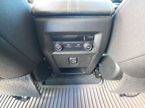 Used 2021 Chevrolet Traverse LS FWD image 25
