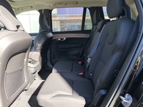 New 2026 Volvo XC90 B6 Plus w/ Protection Package Premier image 7