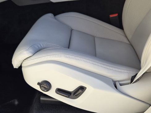 New 2026 Volvo XC90 B6 Ultra image 27