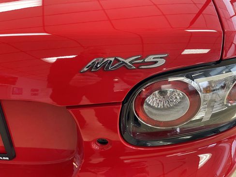 Used 2006 MAZDA MX-5 Miata Grand Touring w/ Premium Pkg image 20