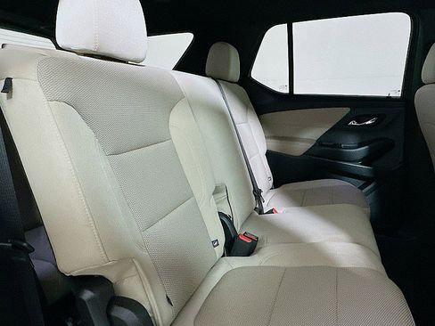 Used 2022 Chevrolet Traverse LS image 26
