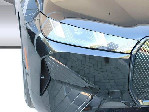 New 2026 BMW iX xDrive60 w/ Premium Package image 11