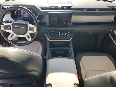 Used 2023 Land Rover Defender 90 X-Dynamic SE image 12