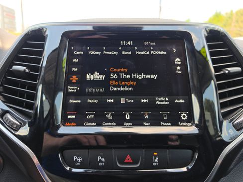 Used 2019 Jeep Cherokee Limited w/ Luxury Group AWD/4WD image 27