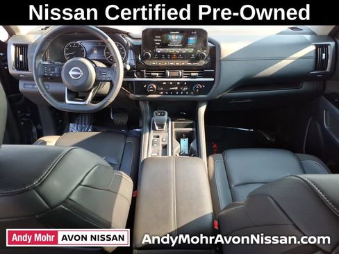 Certified 2025 Nissan Pathfinder SL FWD image 31