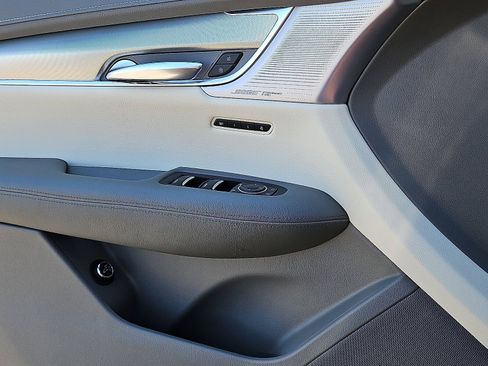 Certified 2022 Cadillac XT5 Premium Luxury w/ Technology Package image 15