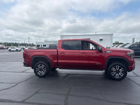 Used 2024 GMC Sierra 1500 AT4 w/ Technology Package AWD/4WD image 8
