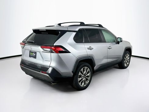 Used 2019 Toyota RAV4 Limited w/ Cold Weather Package FWD image 9