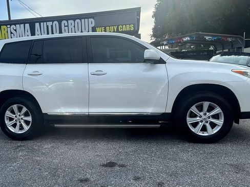 Used 2013 Toyota Highlander FWD image 4