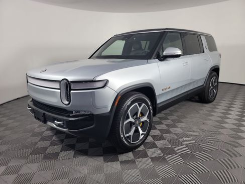Used 2024 Rivian R1S Adventure AWD/4WD image 1
