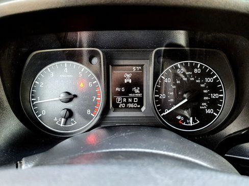 Used 2017 Nissan Titan S image 22