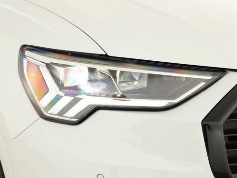 Certified 2023 Audi Q3 2.0T Premium w/ Convenience Package AWD/4WD image 41