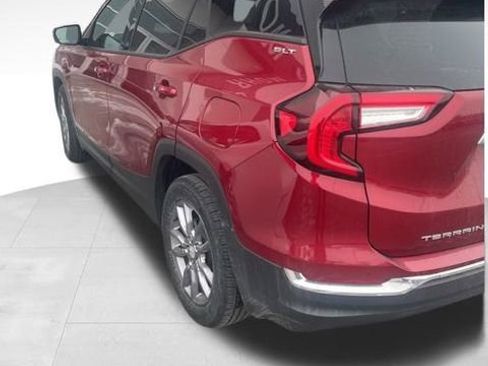 Used 2023 GMC Terrain SLT image 5