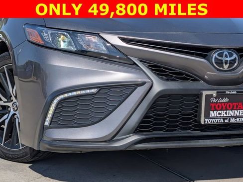Used 2024 Toyota Camry SE FWD image 3