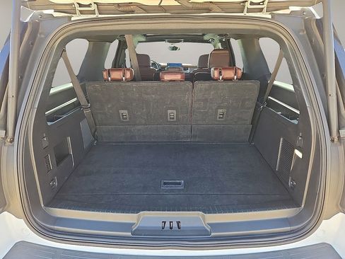 Used 2024 Ford Expedition Max Limited image 11