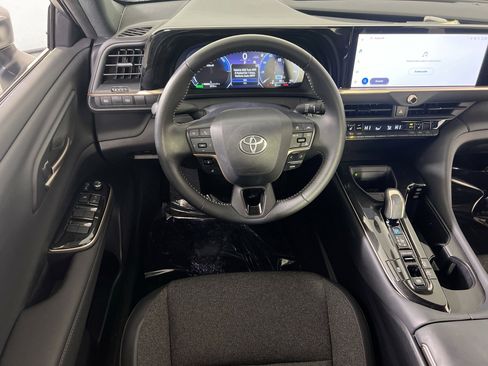 Used 2024 Toyota Crown XLE image 22