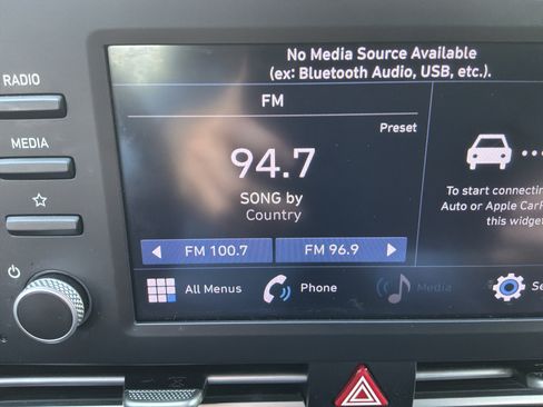 Used 2023 Hyundai Elantra SEL FWD image 17