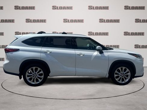 Used 2023 Toyota Highlander Limited AWD/4WD image 6