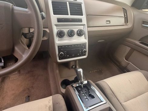 Used 2009 Dodge Journey SXT w/ Exterior Appearance Pkg FWD image 9
