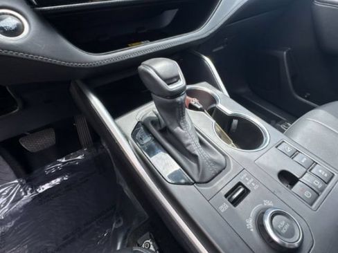 Certified 2024 Toyota Highlander XSE AWD/4WD image 6