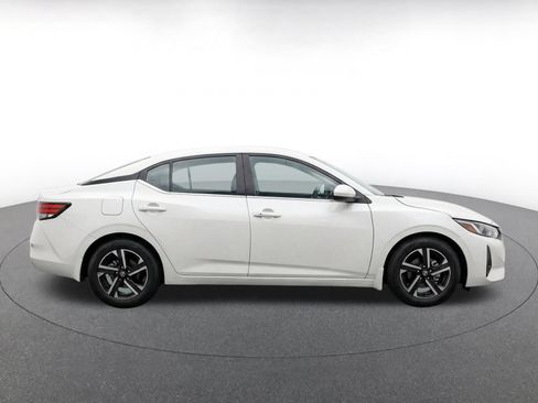 Used 2025 Nissan Sentra SV FWD image 10