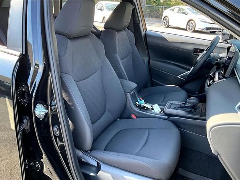 Certified 2026 Toyota Corolla Cross LE image 9