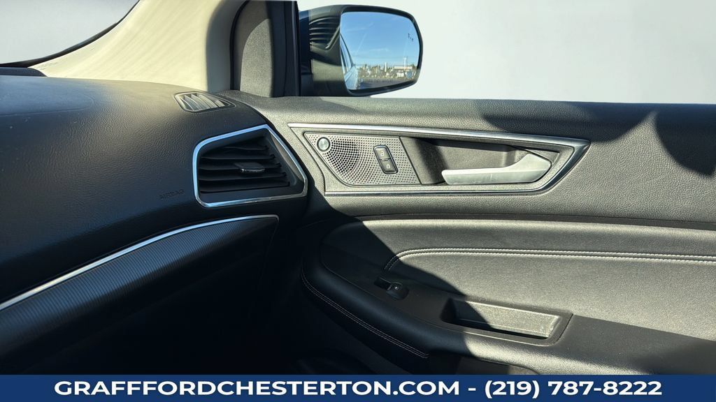 Used 2020 Ford Edge Titanium w/ Equipment Group 301A AWD/4WD image 13