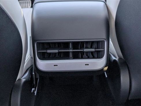 Used 2025 Tesla Model Y Performance image 18