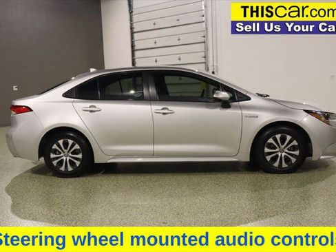 Used 2021 Toyota Corolla LE image 8