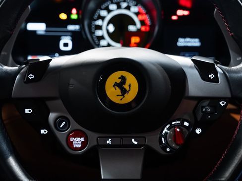 Used 2018 Ferrari GTC4Lusso AWD/4WD image 30