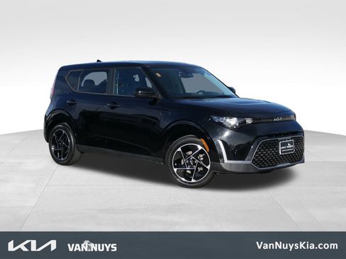 Used 2023 Kia Soul EX image 1