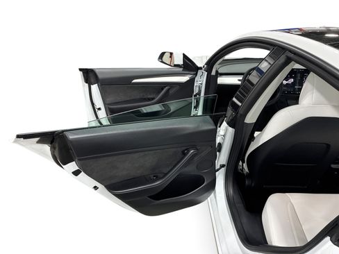 Certified 2022 Tesla Model 3 Performance AWD/4WD image 10