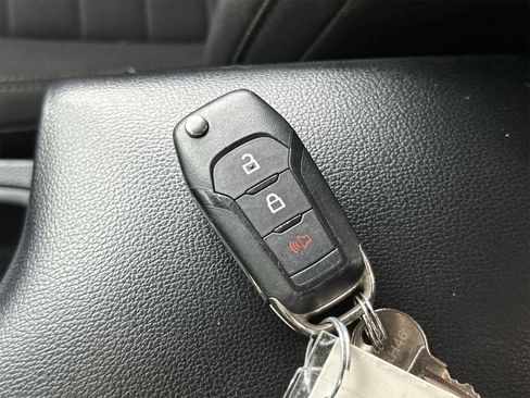 Used 2020 Ford Ranger XLT w/ FX4 Off-Road Package image 3